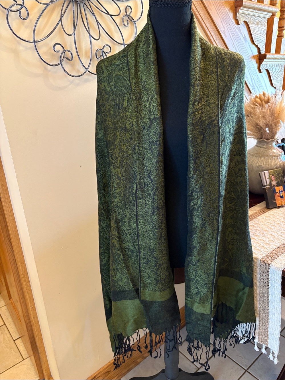 Elegant Green Paisley Shawl Wrap